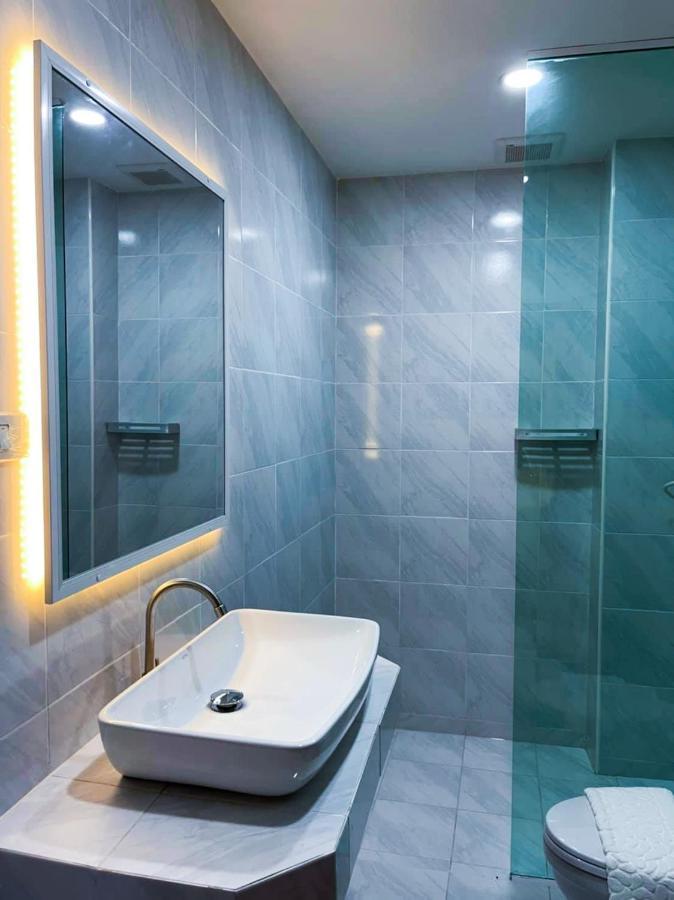 Tj Boutique Hotel ウタイターニー エクステリア 写真