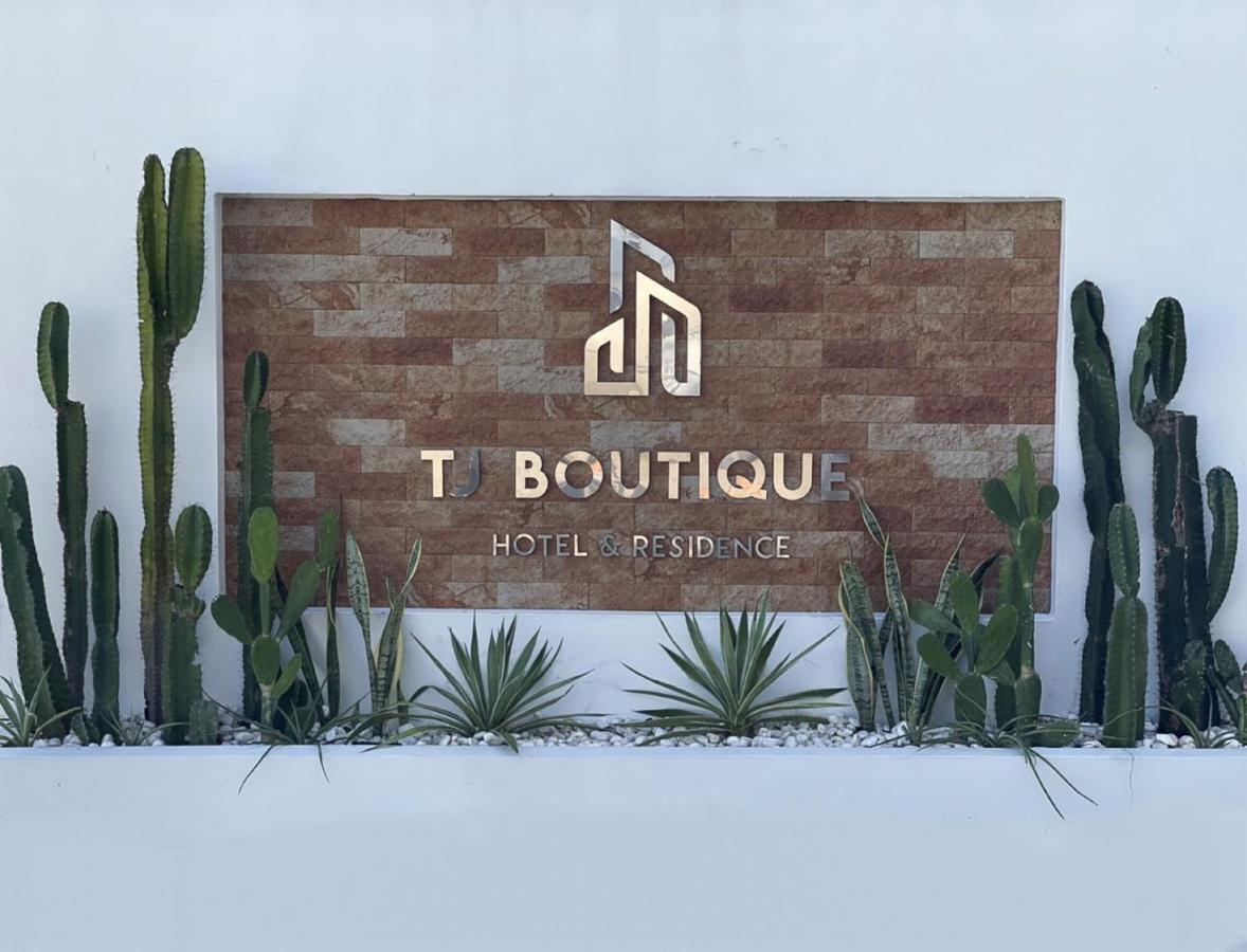 Tj Boutique Hotel ウタイターニー エクステリア 写真
